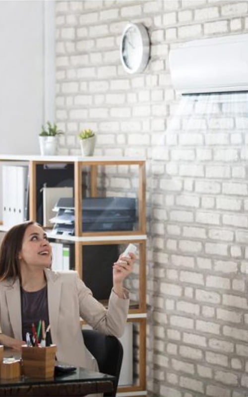 girl-with-aircon